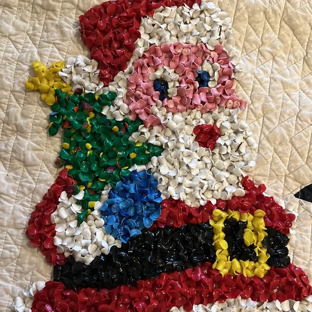 2 Vintage Christmas Santa popcorn wall decorations 18”